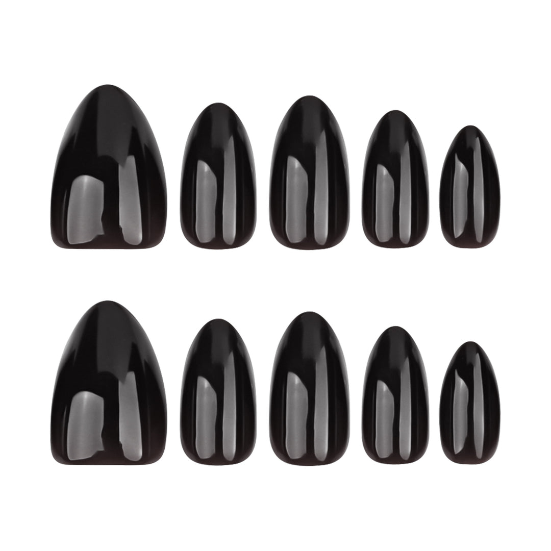 Künstliche Nagelverlängerungen mit elegantem Design Karnz