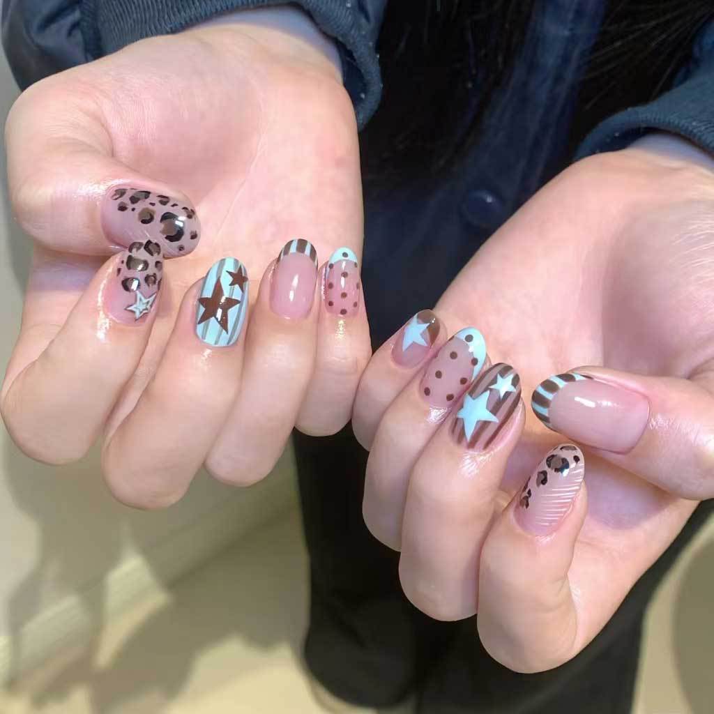 Künstlerisches Mischdesign Nagelkunstset