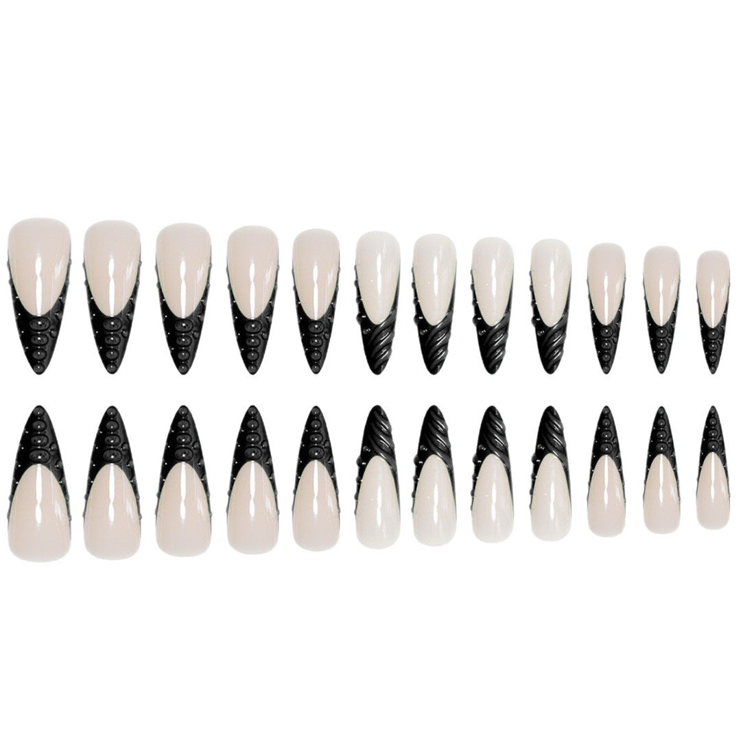 Glamouröse Stiletto-Nagelerweiterungen Karnz