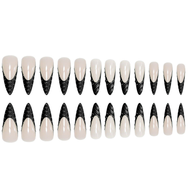 Glamouröse Stiletto-Nagelerweiterungen Karnz