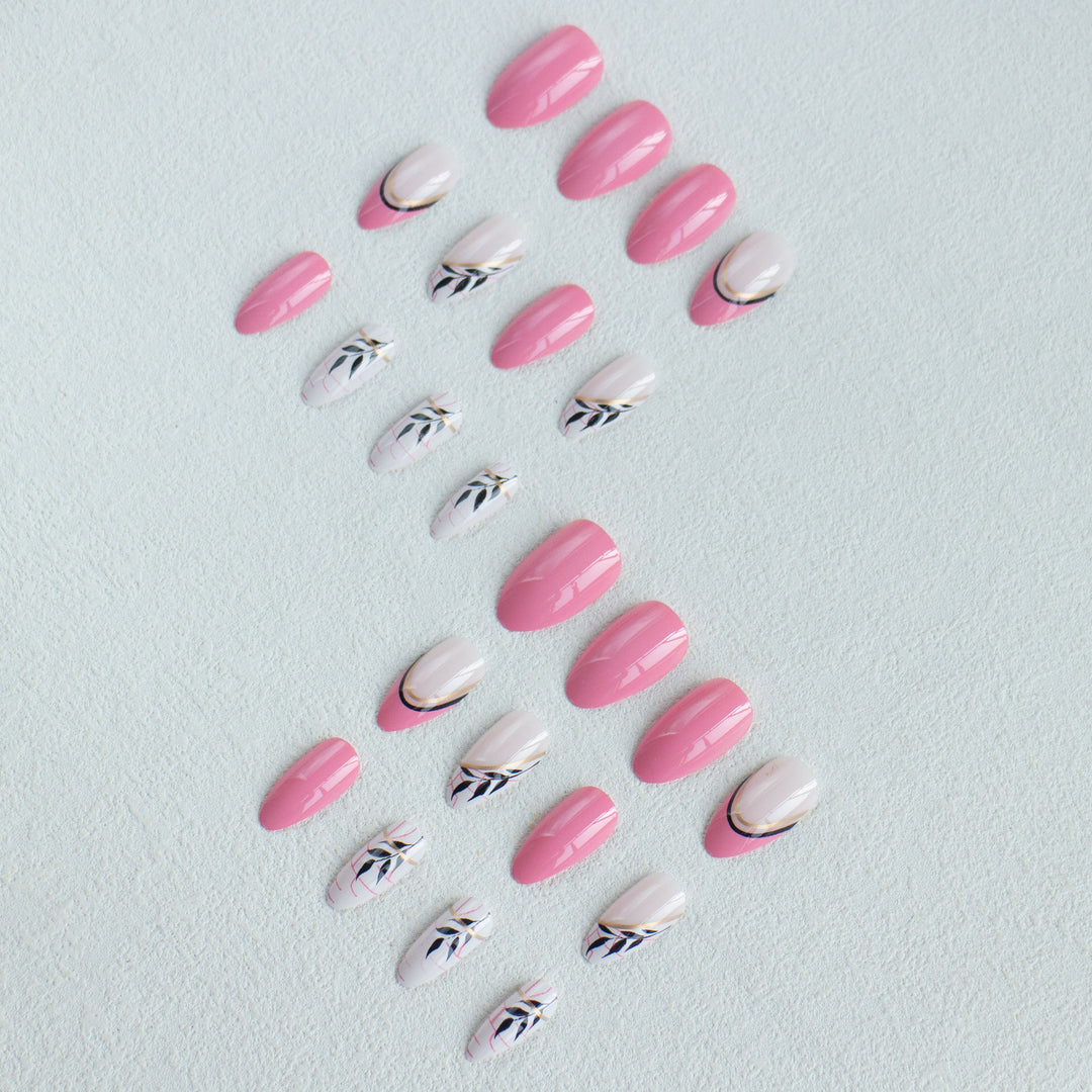 Elegantes Blumenkunst-Nagelset