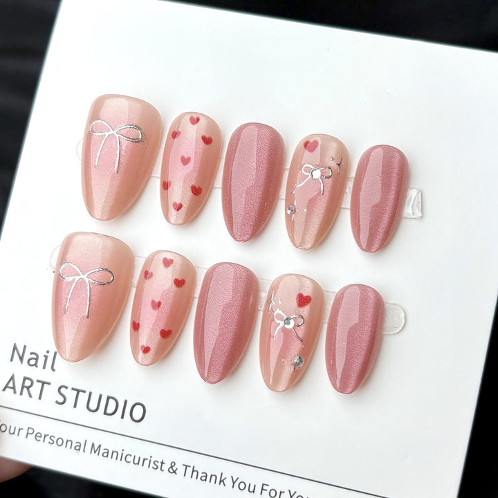 Dekorative Herz-verzierte Press-On Nagelset