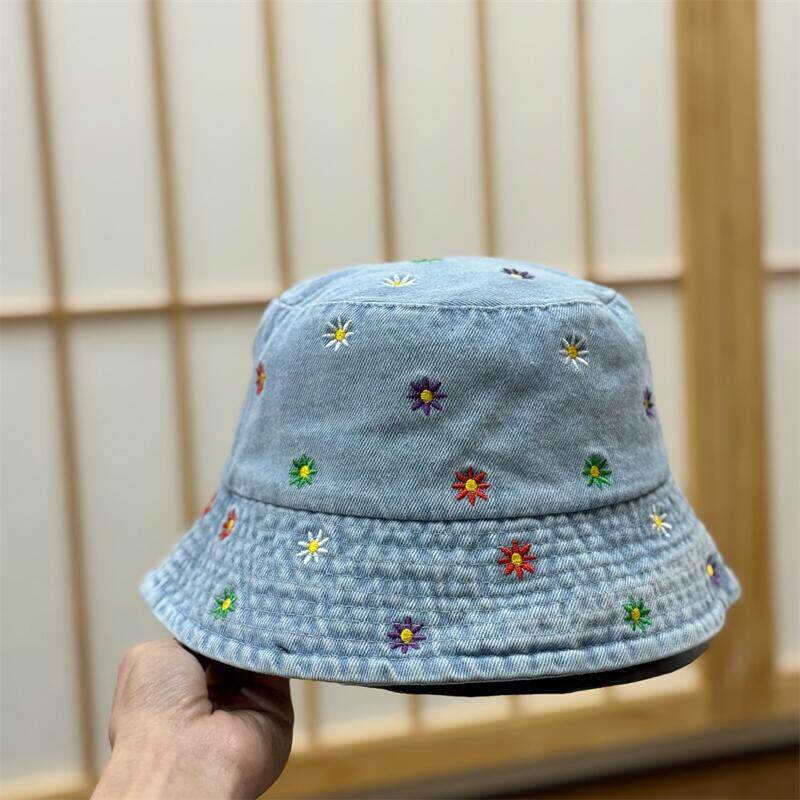 Bestickter Blumen Bucket Hat