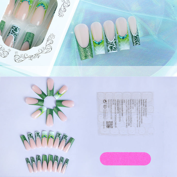 Dekorative Nagelkunst Karnz