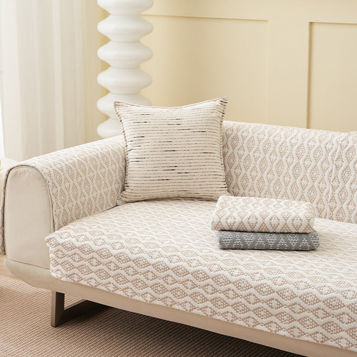 Low‑Profile Lounge‑Sofa mit abnehmbarem Jacquard‑Überzug und abgerundeten Polsterarmlehnen