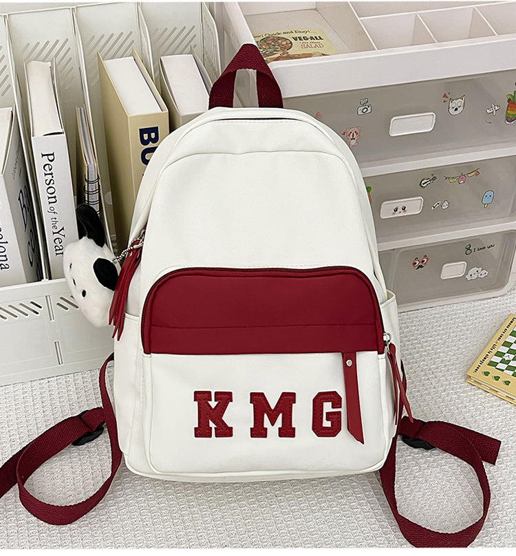 Lässiger Rucksack mit Buchstabenverzierung