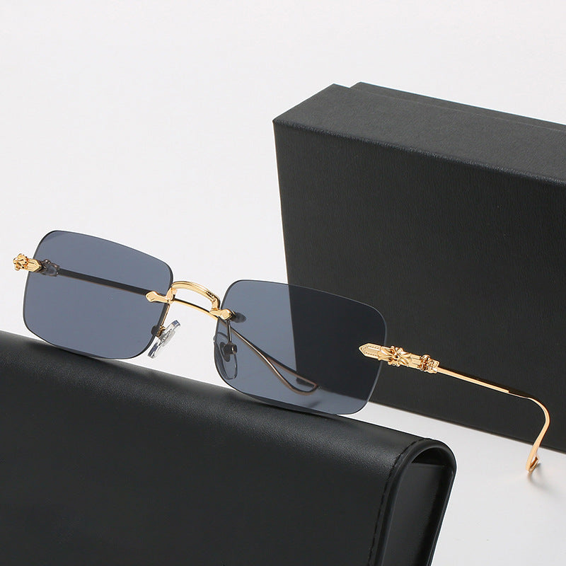 Damen modische Korrektionsbrille mit elegantem quadratischen Rahmen und verzierten Bügeln Karnz