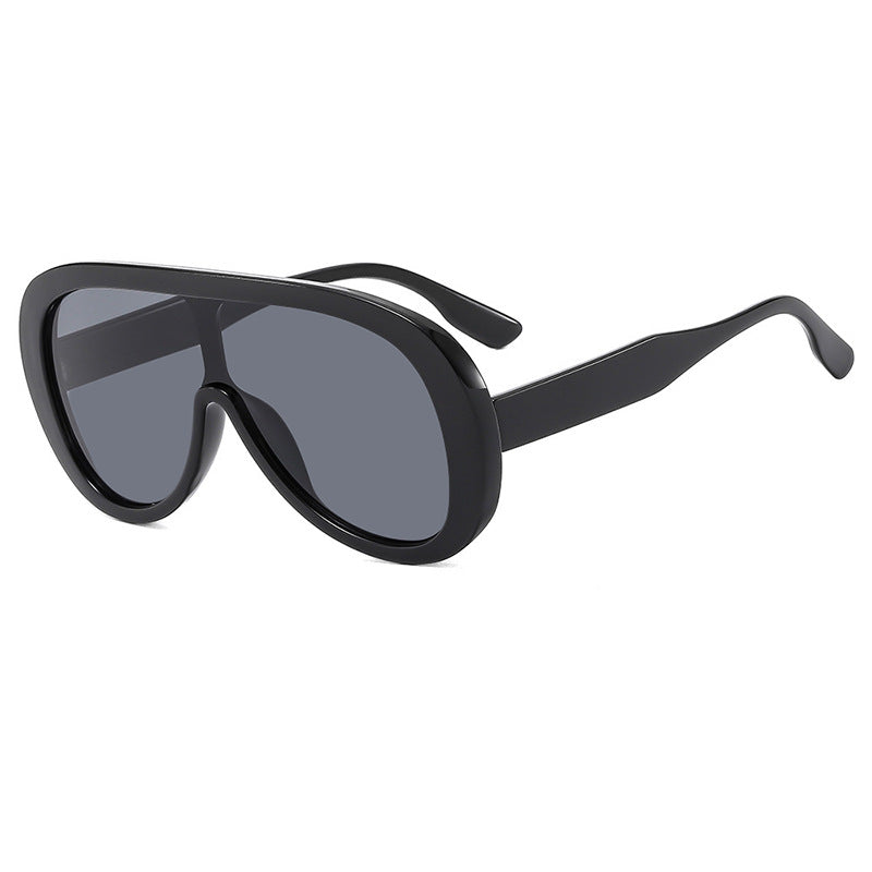 Damen futuristische Sportsonnenbrille mit breiter Sichtscheibe und UV-Schutz Karnz