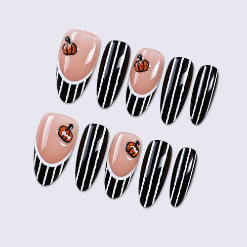 Kunstnagelset mit eleganten Zebra-Designs und kreativen Akzenten Karnz