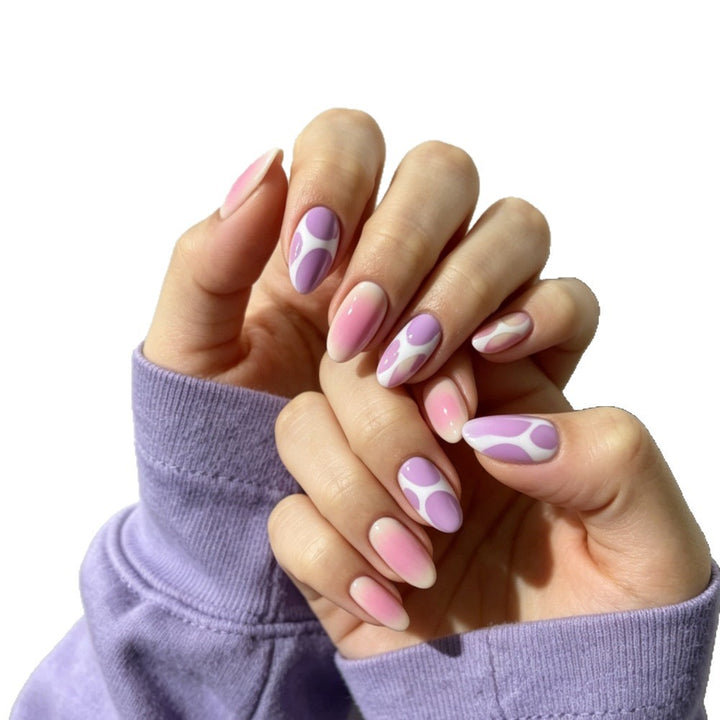Künstlerisches Glänzendes Press-On-Nagelset mit Dekorativen Abstrakten Mustern Karnz