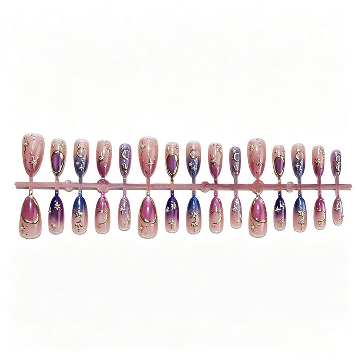Kunstnagelset mit glamourösen Sternenmotiven Karnz