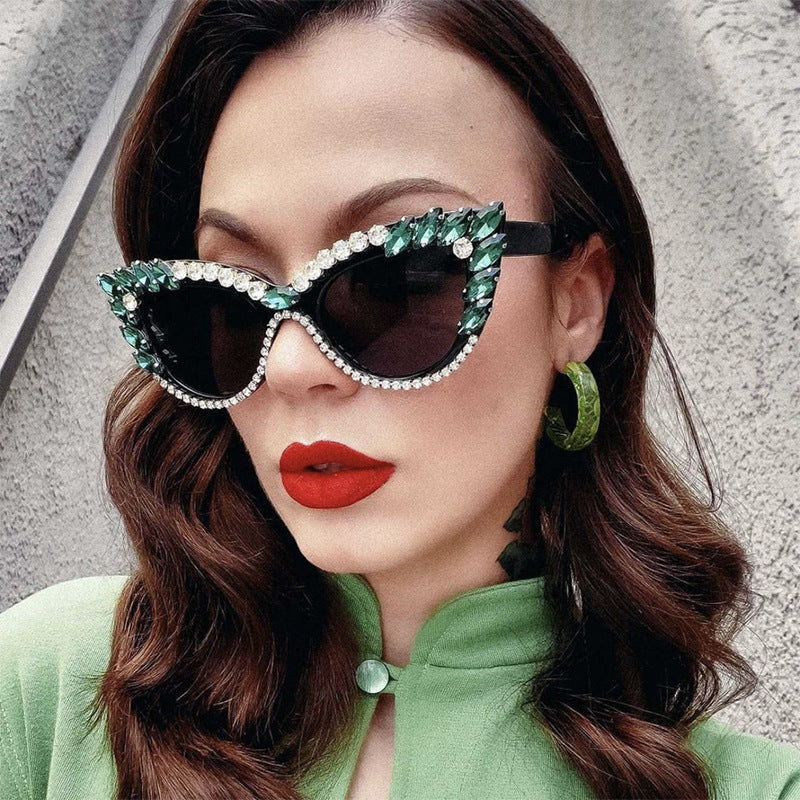 Damen extravagante Cat-Eye Sonnenbrille mit funkelndem Strassbesatz Karnz