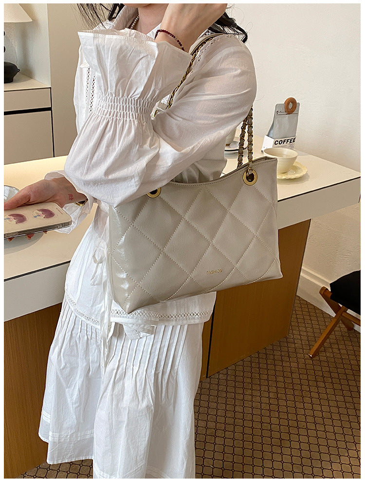Gepolsterte Kunstleder Schultertasche Karnz