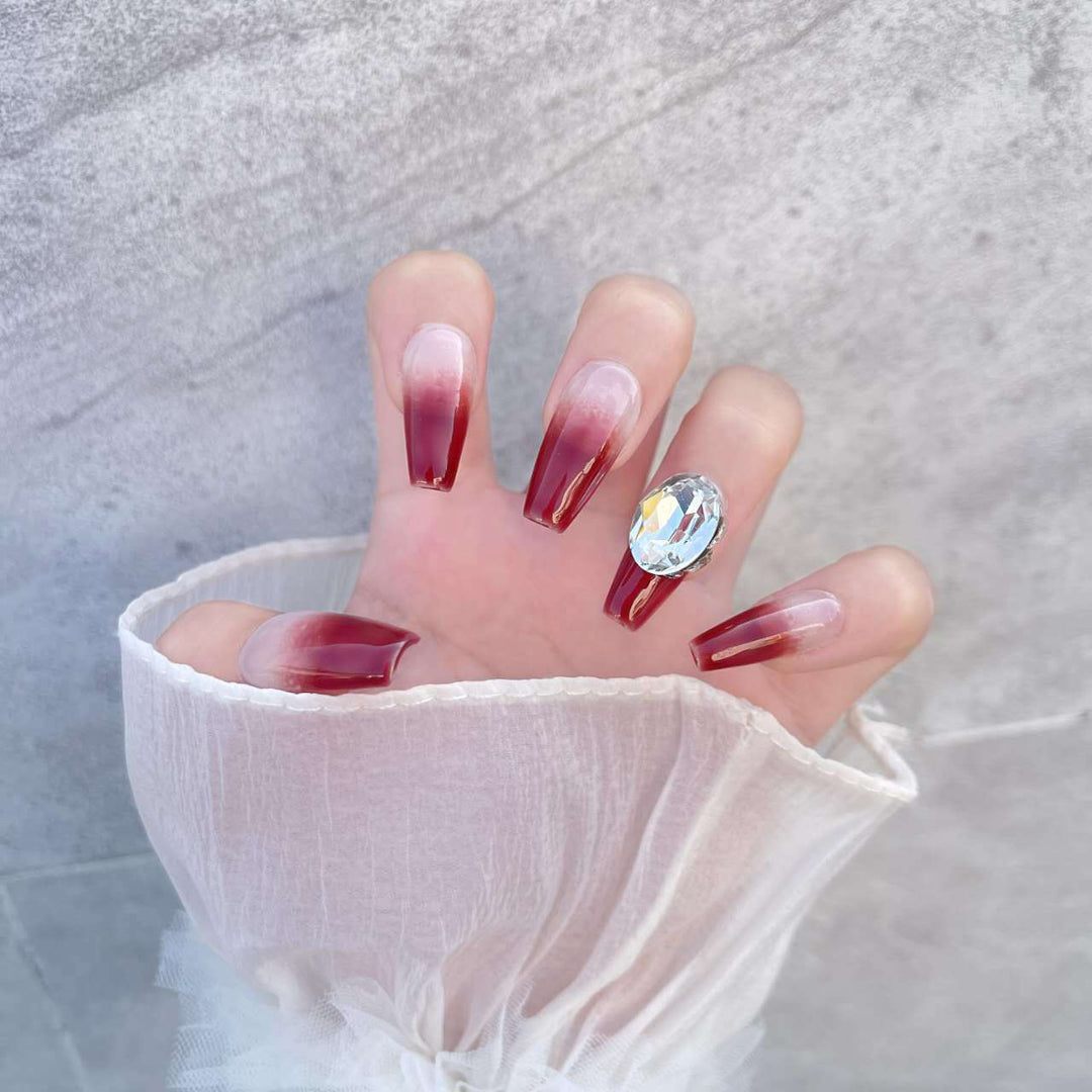 Elegantes Gradient Press-On Nagelkunstset mit Kristallen