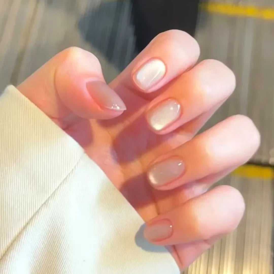 Elegante Ombre Nagelverzierungen Karnz
