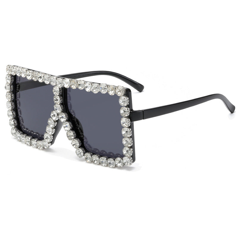Damen auffällige quadratische Sonnenbrille mit funkelnden Applikationen Karnz