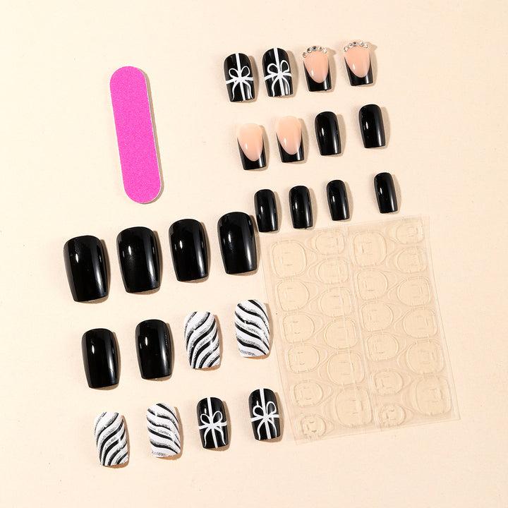Elegante Schwarz-Weiß Künstliche Nagelverlängerungen Karnz