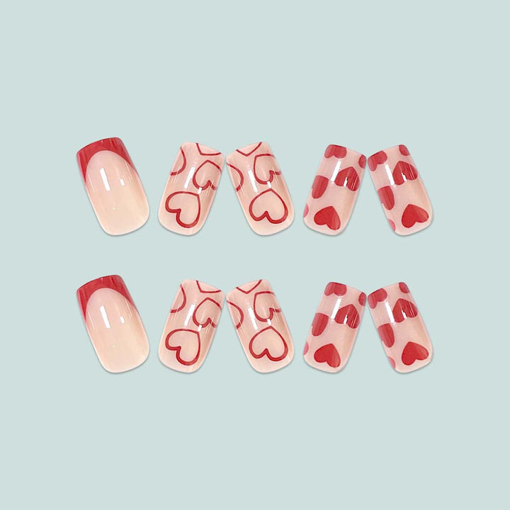 Kunstvolle Nail Art mit Herz-Design Karnz