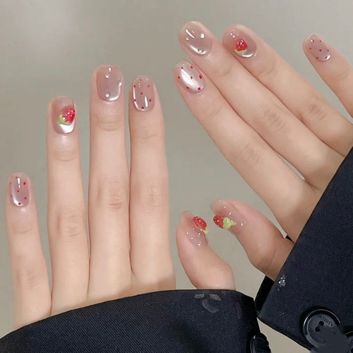 Erdbeer-Themen Press-On Nagelkunst Set