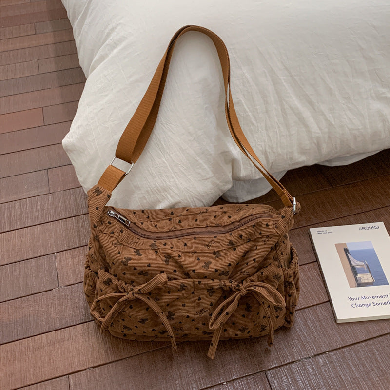 Stylische Blumenschmuck-Hobo-Tasche