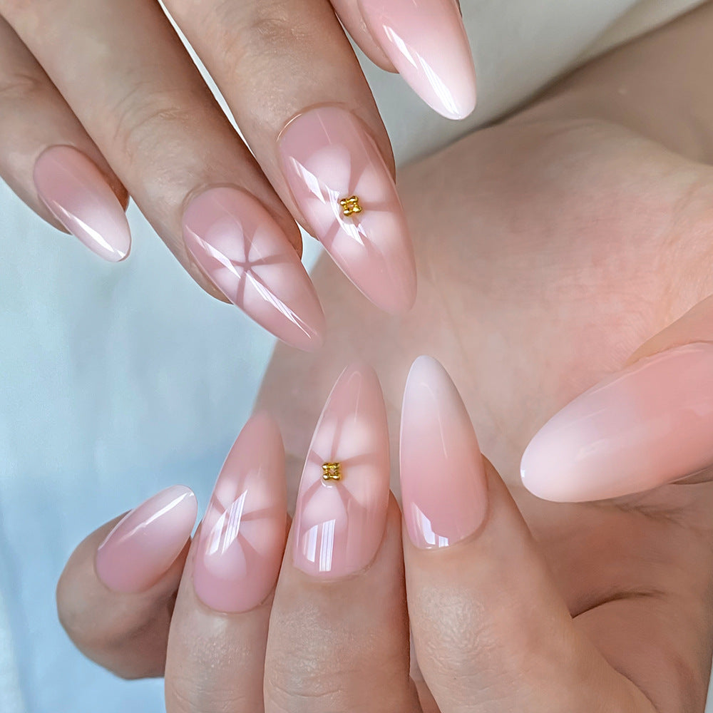 Niedliche Charakter-Themen-Nagelkunst-Tipps