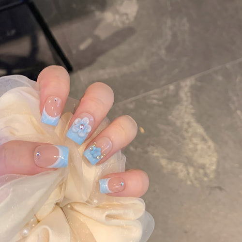 Floral Fantasy Press-On Nail Art Set Karnz
