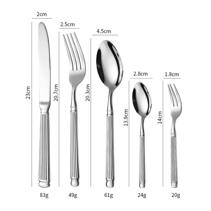 Eleganter Dessertlöffel mit Exklusivem Oberflächendesign Karnz