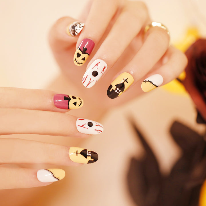 Kreative Halloween-Nagelkunst Karnz