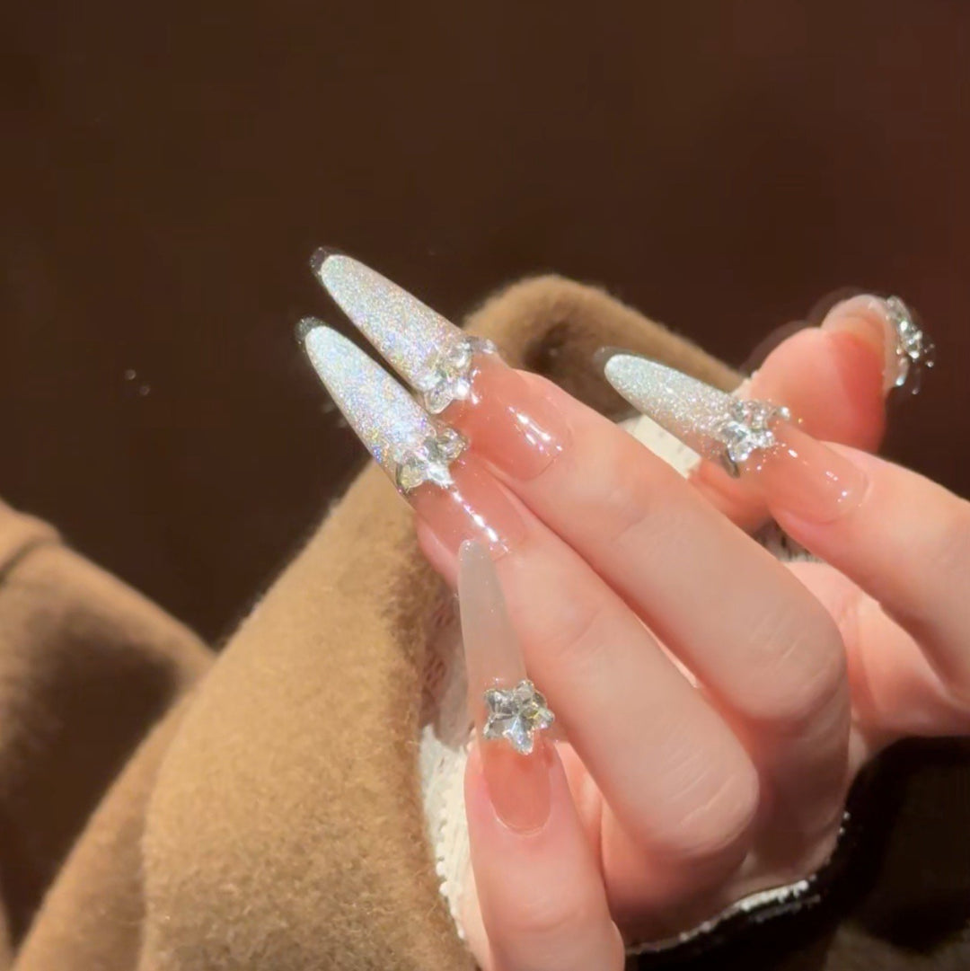 Glamouröses Acryl-Nagelset Karnz