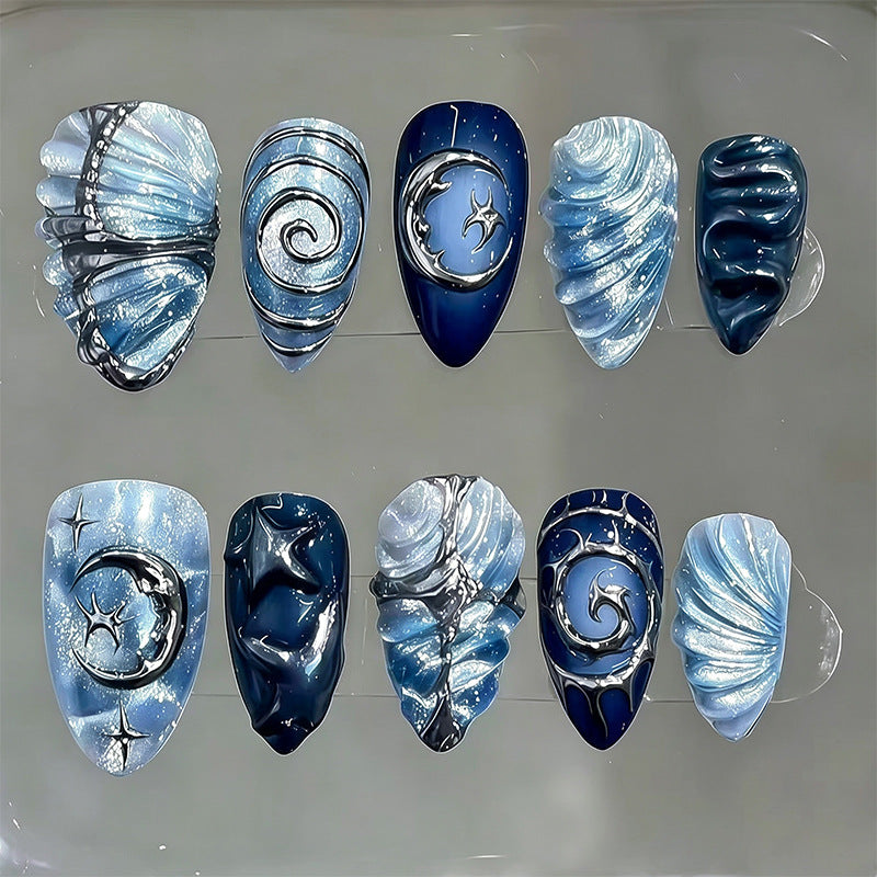 Kunstnagelset mit galaktischem Design und holografischen Effekten Karnz