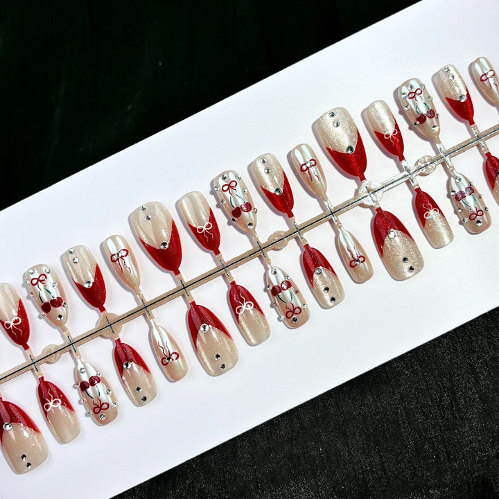 Elegantes dekoratives Press-On-Nagelset
