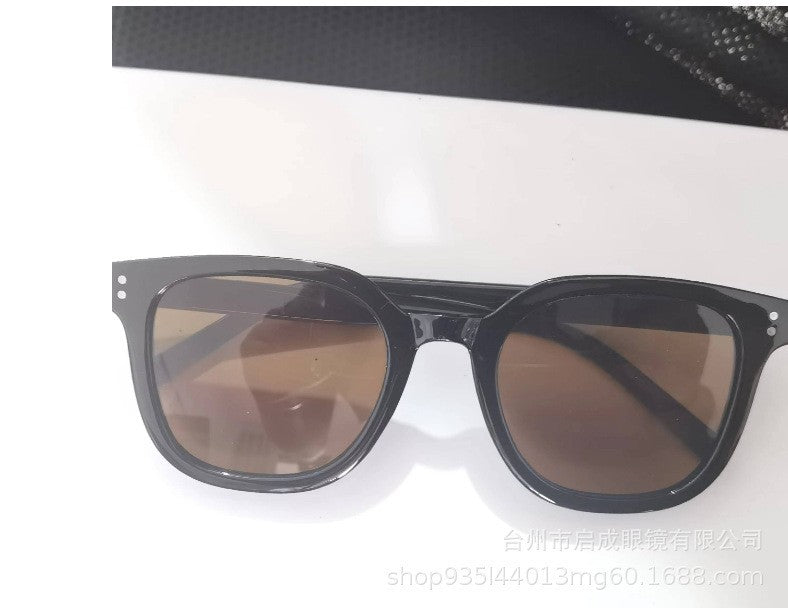 Damen auffällige Retro-Sonnenbrille mit gelb-tönenden Gläsern Karnz