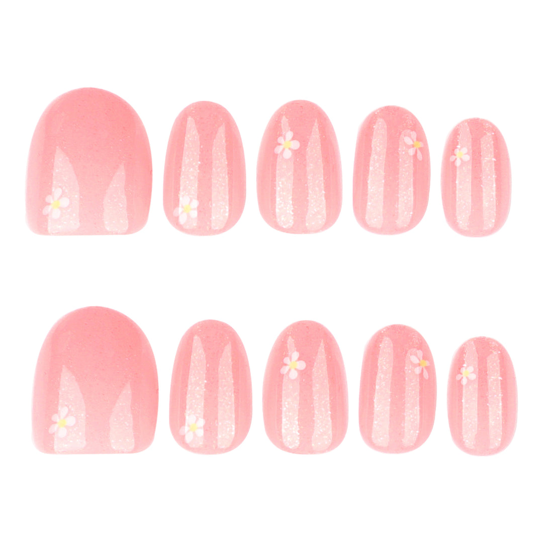 Elegante Nagelkunst mit zarten Blumenmotiven Karnz