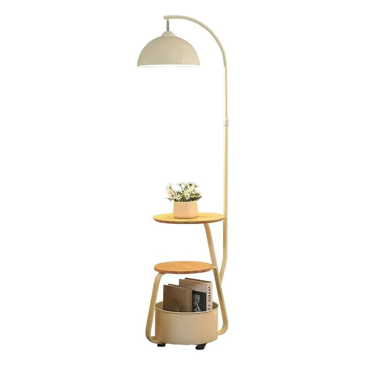 Moderne Stehlampe mit Regalen