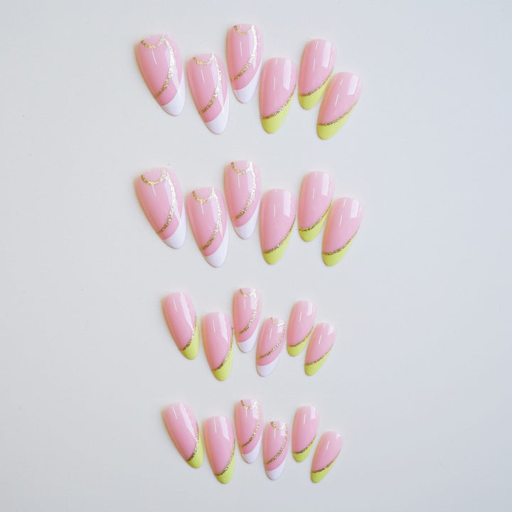 Glamouröse French Tip Press-On Nägel mit glitzernden Akzenten