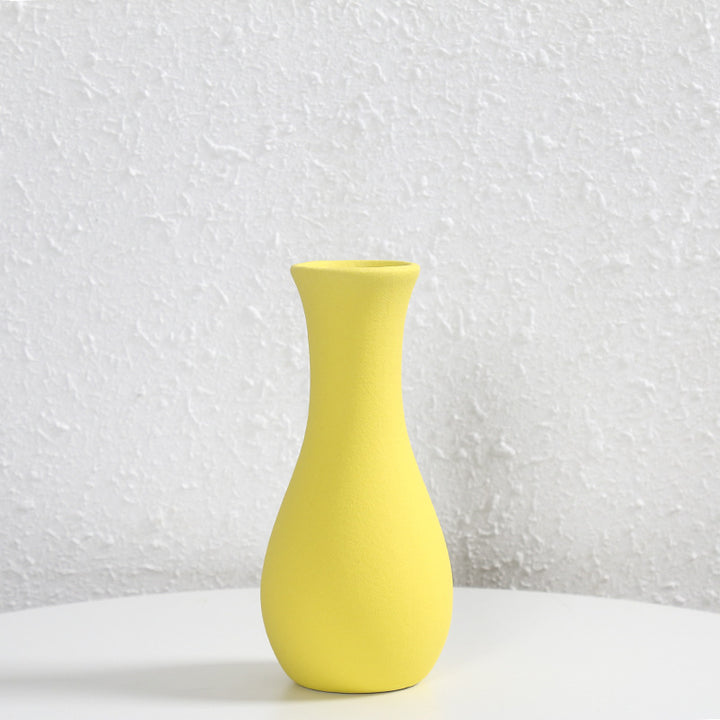 Zeitgenössische Matte Keramik Blumenvase Karnz