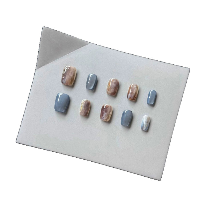 Künstlerische Press-On Nageldesigns