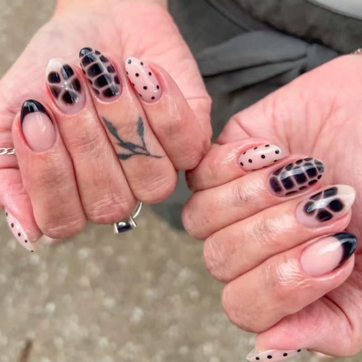 Kreative Muster-Nagelkunst-Verstärkungen Karnz