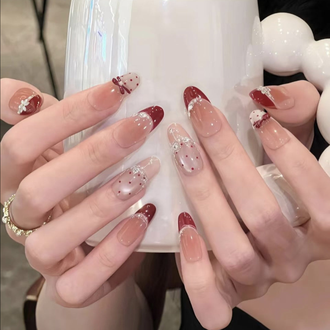 Dekoratives, urlaubsbezogenes Press-On-Nagelset Karnz