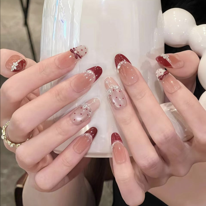 Dekoratives, urlaubsbezogenes Press-On-Nagelset Karnz