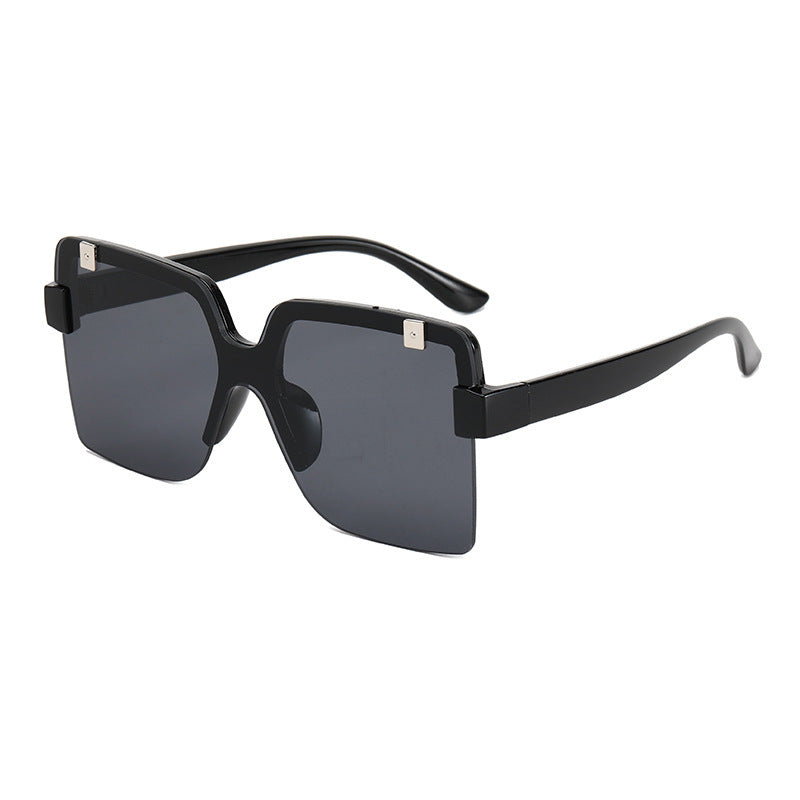 Damen Modische Oversized-Sonnenbrille mit futuristischem Design Karnz