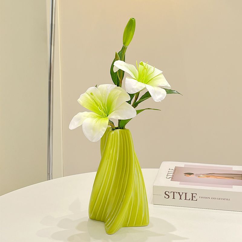Künstlerische Blumenvase