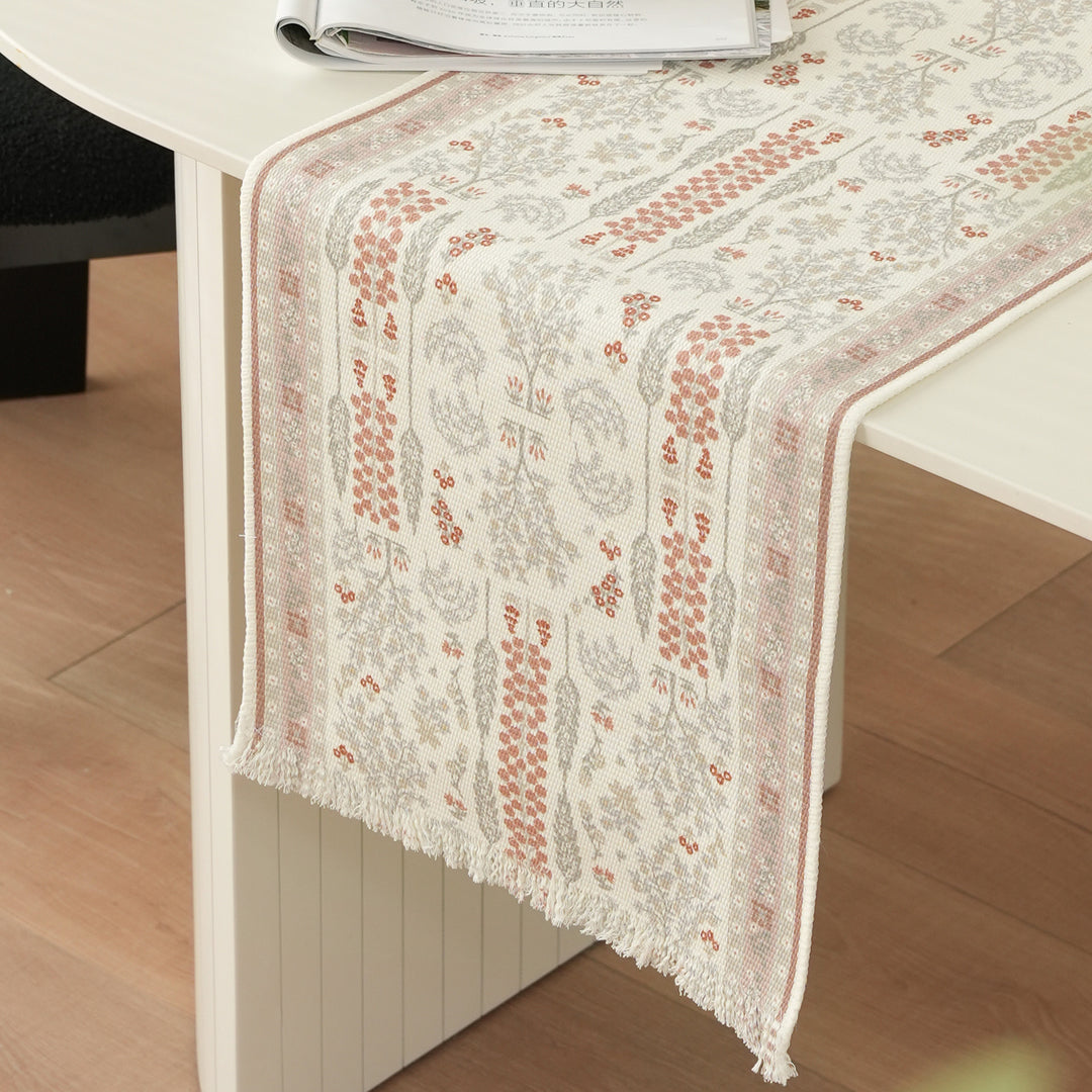 Gewebter Jacquard-Tischläufer mit floralem Medaillon und Fransen Karnz