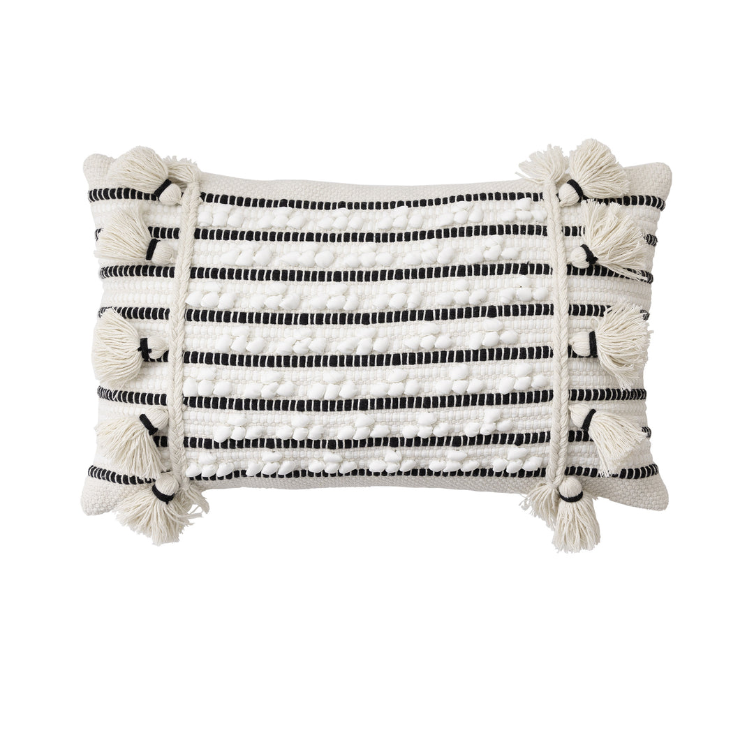 Gewebtes Boho-Dekokissen mit Quasten, Tuft-Relief und handgefertigten Details