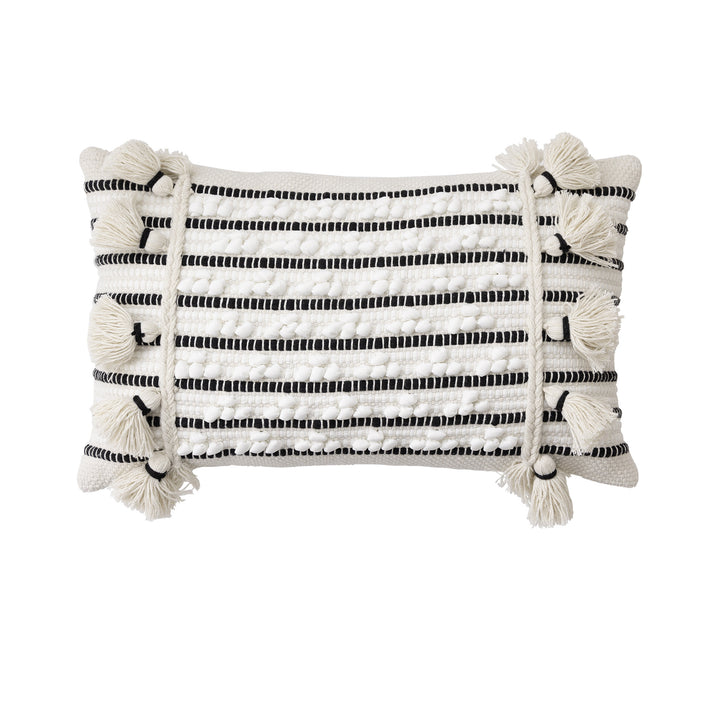 Gewebtes Boho-Dekokissen mit Quasten, Tuft-Relief und handgefertigten Details