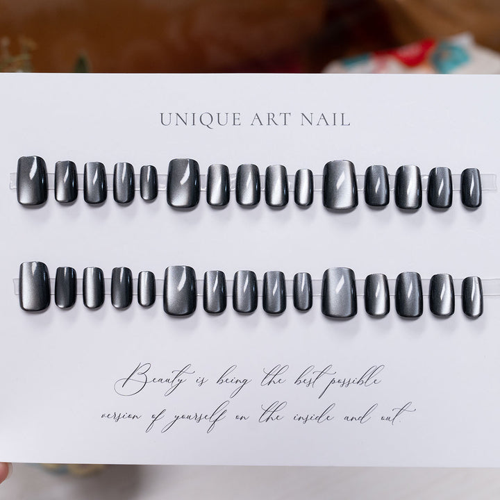 Stilvolle Glänzende Nagelkunst