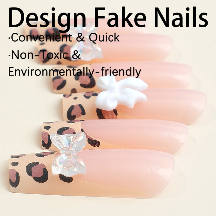 Kunstnagelset mit eleganten Kristallapplikationen Karnz