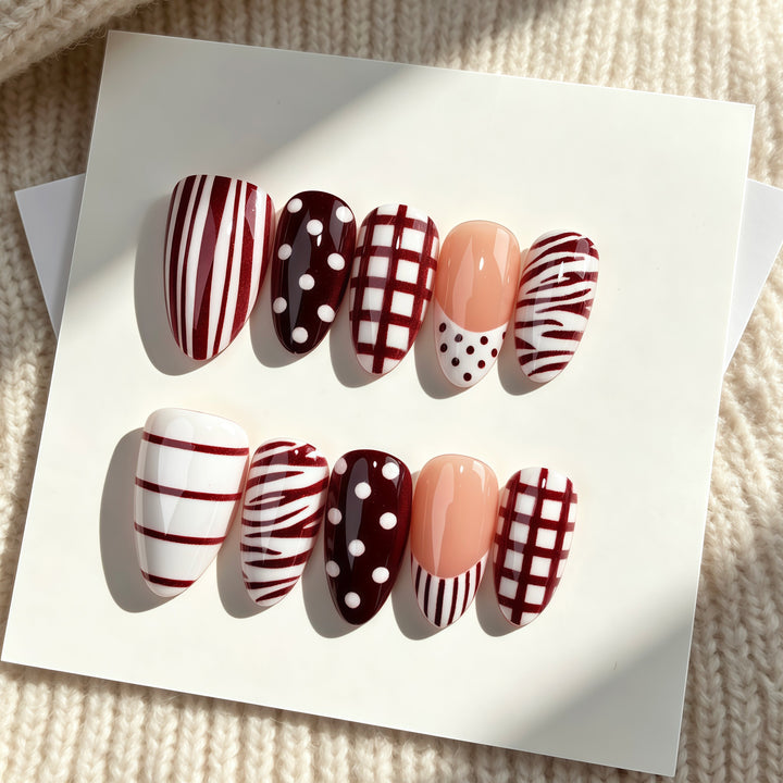 Stylisches gemustertes Press-On-Nagelset