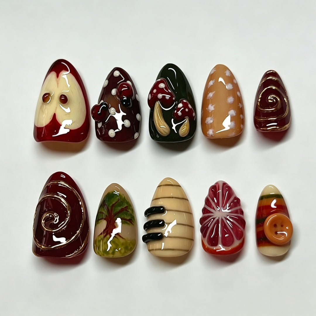 Künstlerisch handbemaltes Press-On Nageldesign