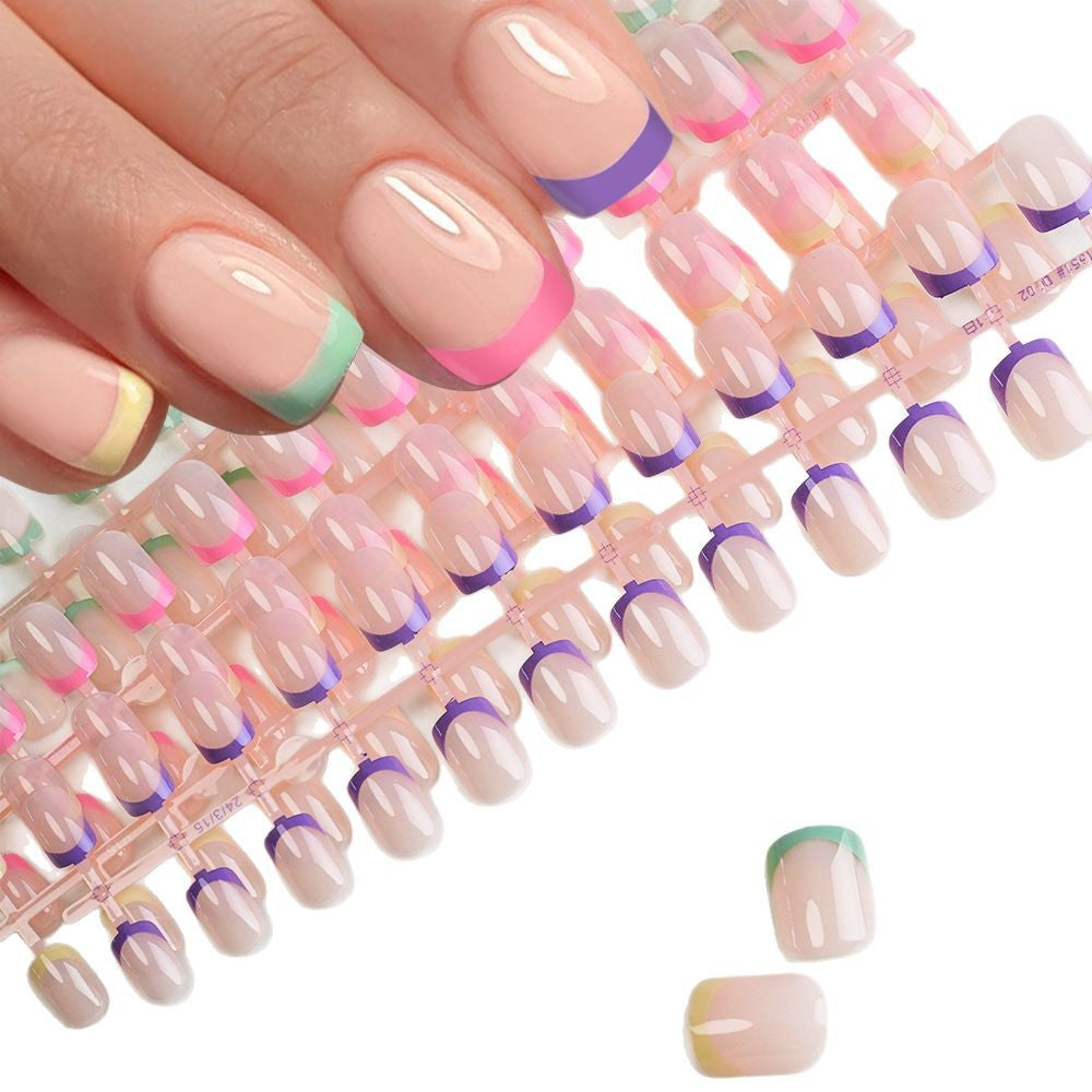 Dekoratives French Tip Press-On Nagelset Karnz
